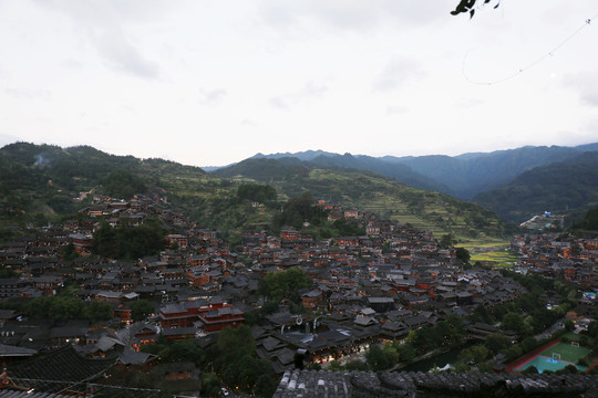 苗族村寨夜景