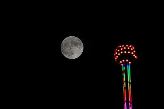 兴隆大桥上的端午月亮3
