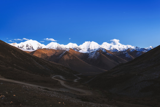 贡嘎雪山