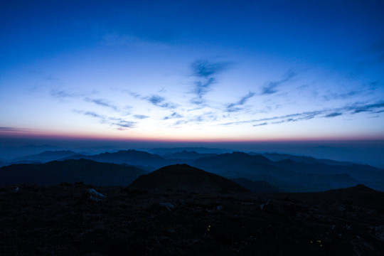 高山晨曦