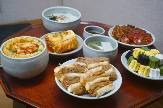 韩国传统春节餐桌