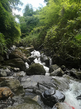 山泉溪水