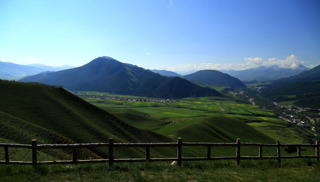 青海卓尔山牛心山雪山