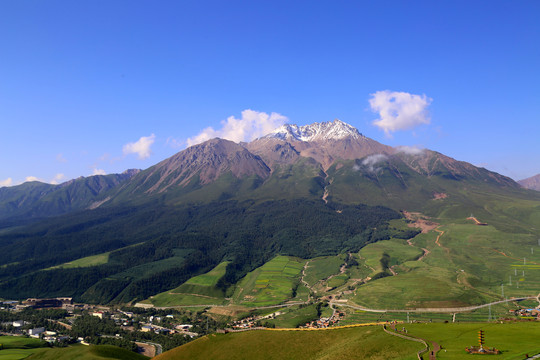 祁连山牛心山