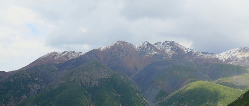 青藏高原雪山