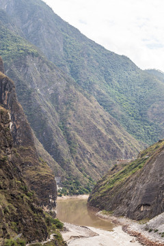 云南香格里拉虎跳峡