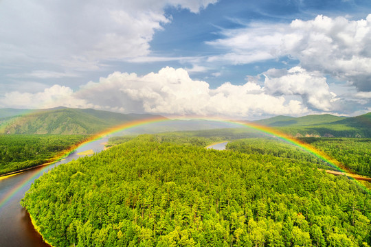 林海河流彩虹