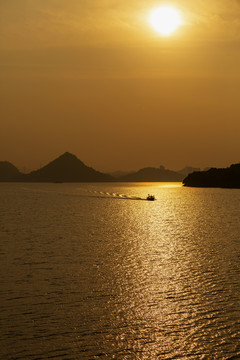 青山湖的黄昏