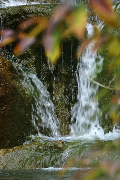 山涧溪水