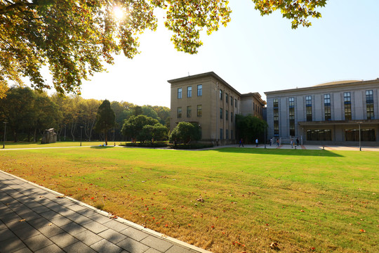 华中科技大学