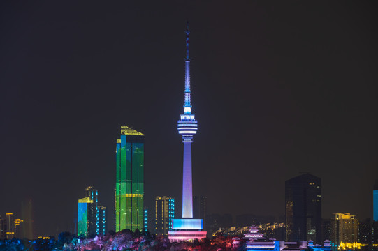 武汉龟山电视台夜景灯光秀风光