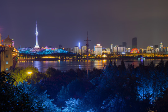 湖北武汉两江四岸灯光秀夜景风光