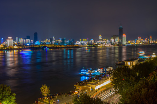 湖北武汉两江四岸灯光秀夜景风光