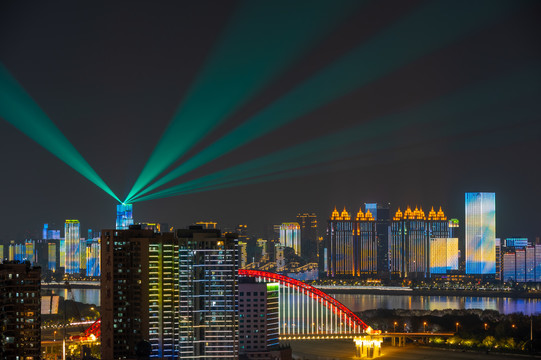 湖北武汉两江四岸灯光秀夜景风光