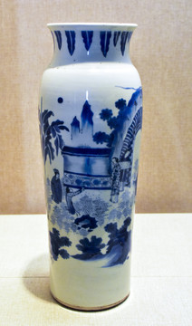 明代青花瓷人物纹象腿瓶