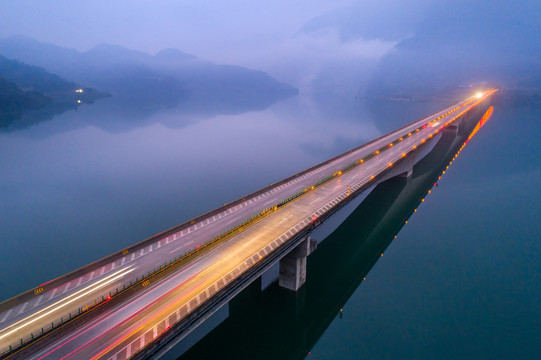 都江堰紫坪铺庙子坪大桥