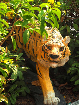 老虎塑像