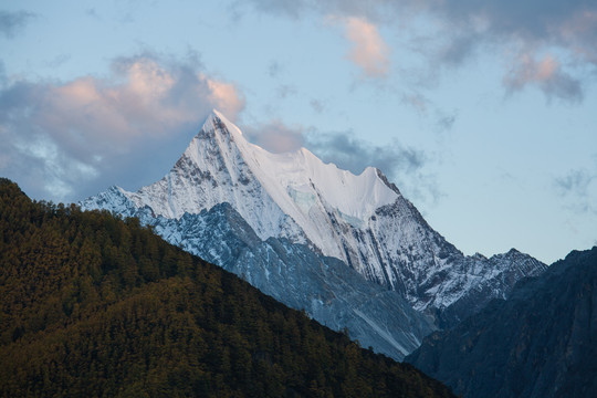 稻城亚丁雪山