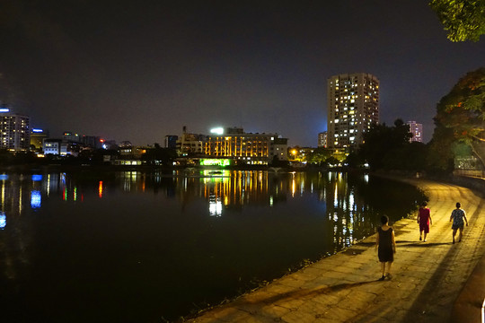 越南河内城市及讲武湖夜景