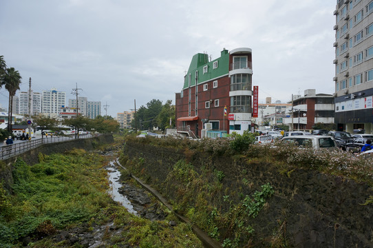 街拍济州岛中餐鸭脖麻辣烫