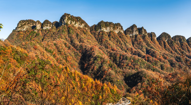 贾郭山峰从