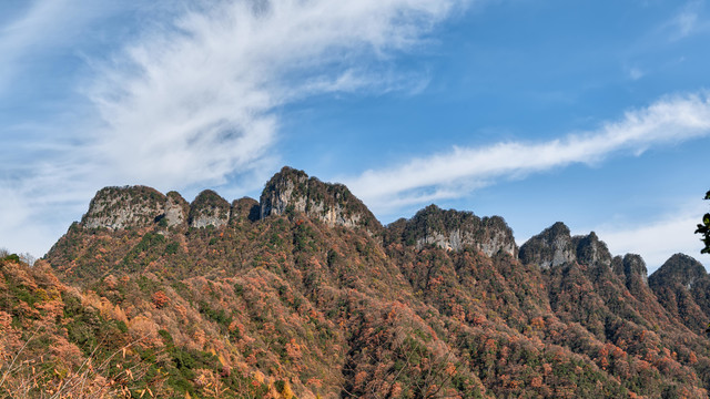 贾郭山峰从