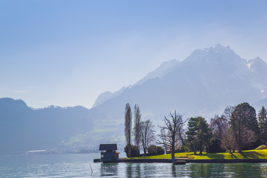瑞士湖景