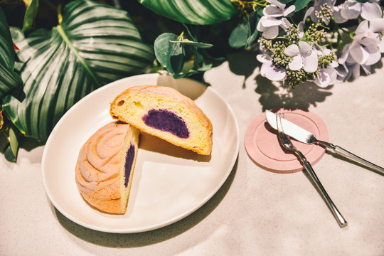 紫薯面包早餐特写