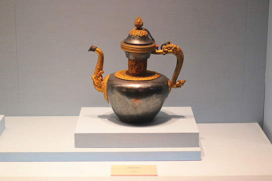 鎏金铜酥油茶壶