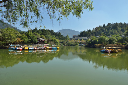 井冈山挹翠湖风光