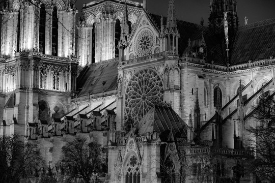 夜色中的巴黎圣母院