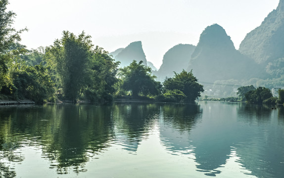 桂林山水阳朔遇龙河漂流山水画