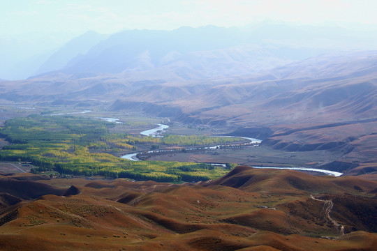 新疆伊犁喀拉峻草原阔克苏大峡谷