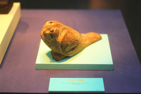 古埃及文物猫头鹰木乃伊雕像