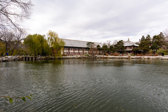 北大未名湖冬景红四楼备斋体斋