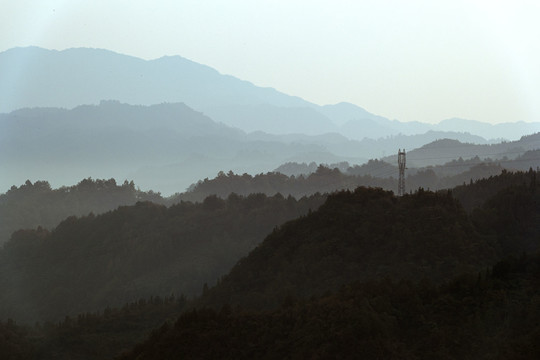 层峦叠嶂