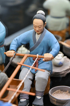 古代磁窑工人生产场景泥塑模型