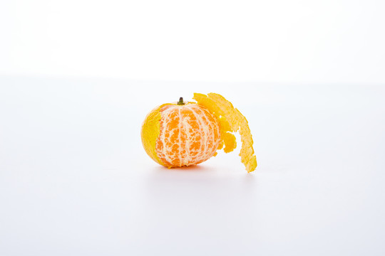 剥开的小橘子