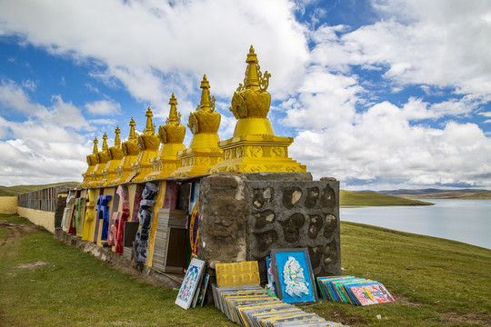 果洛玛多星星海景区