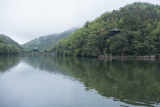 宜兴竹海景区镜湖全景