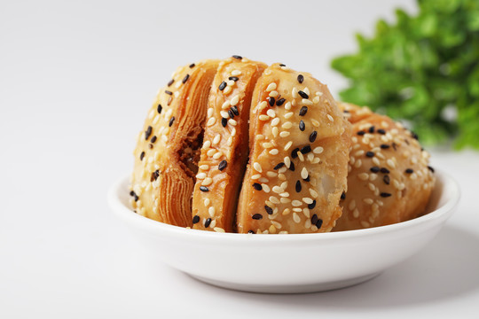 维吾尔民族点心芝麻千层饼