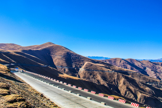 羊卓雍措公路