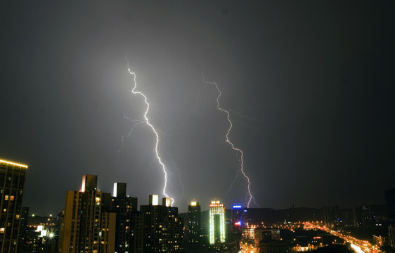 城市閃電