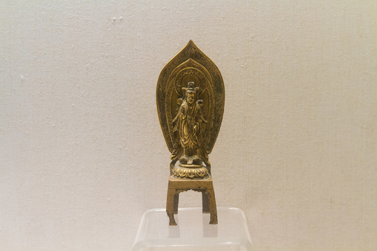 北魏卢边之造观世音菩萨鎏金铜像