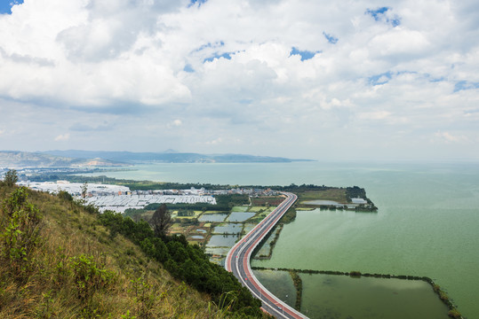 云南昆明滇池环湖公路风光