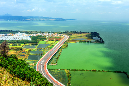 云南昆明滇池环湖公路风光