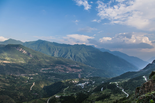 大渡河两岸