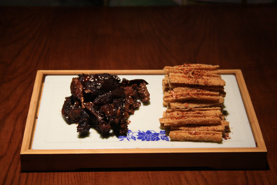 秘制香酥鸭