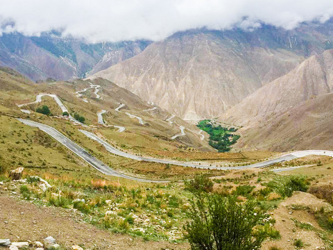 危险的山路