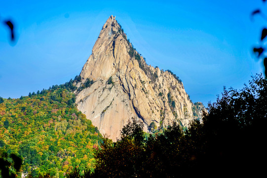 雾灵山主峰